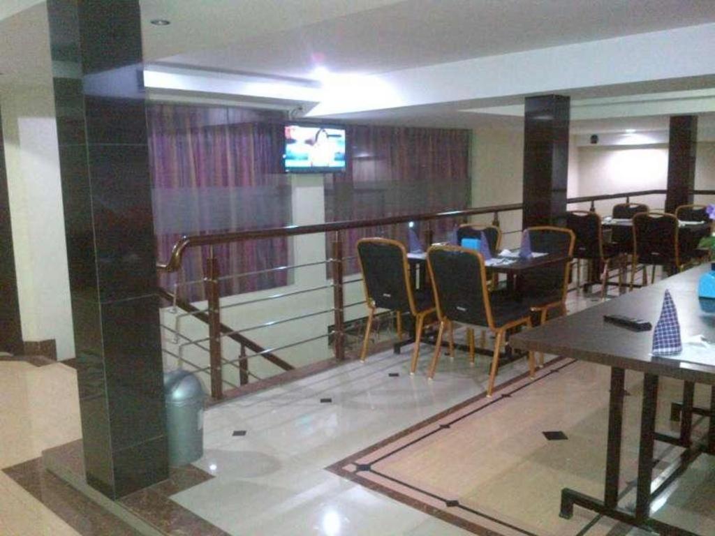 Erin Int Hotel ماكاسار المظهر الخارجي الصورة