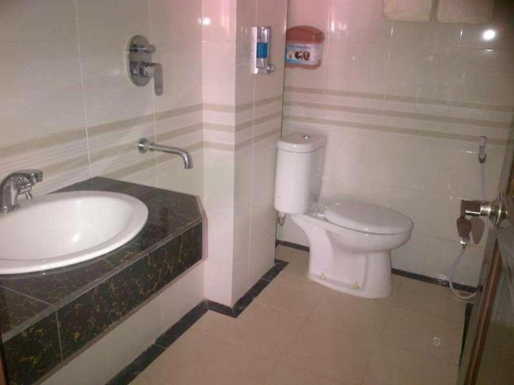Erin Int Hotel ماكاسار المظهر الخارجي الصورة